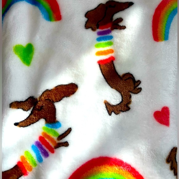 Super Soft Blanket with Dachshunds, Rainbows and Hearts! ❤️ 🌈 🐶 - Picture 4 of 4